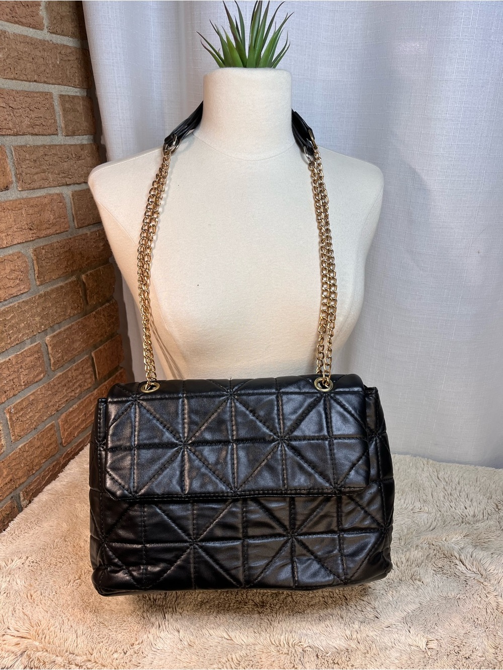 Black Quilted Faux Leather Shoulder Bag Gold Chain Strap Crossbody Handbag